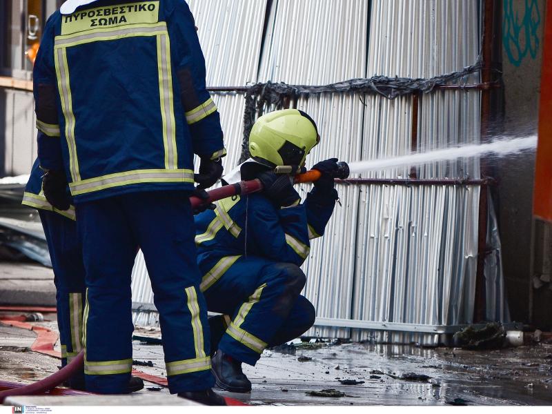 Θεσσαλονίκη: Καίγονται φορτηγά στο λιμάνι - Τι έχει συμβεί