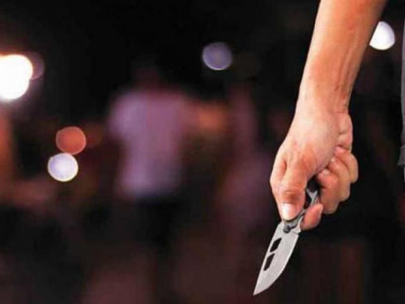 Μαθητές σε σχολεία μαθαίνουν πώς να αντιμετωπίζουν τραύματα από μαχαίρι