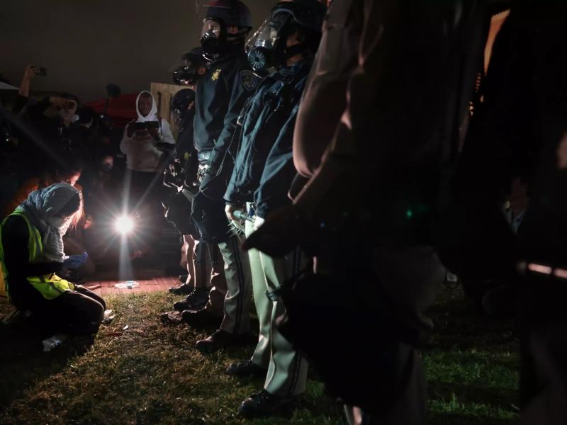 Αστυνομοκρατία στα αμερικανικά πανεπιστήμια: Πάνω από 300 συλλήψεις - «Πολιορκείται» και το UCLA