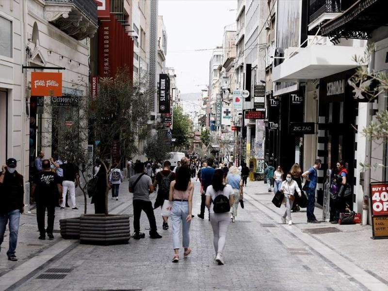 Συναγερμός στο κέντρο της Αθήνας: Μαχαίρωσαν γυναίκα στην Ερμού