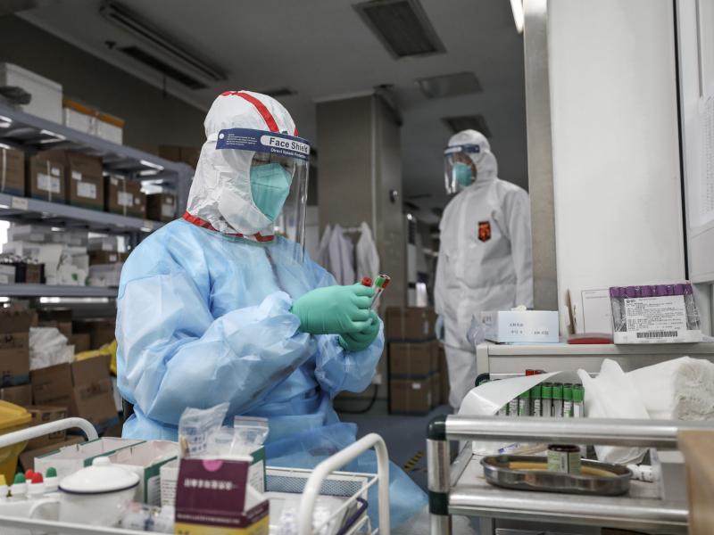 Κορονοϊός: Κινέζοι έφτιαξαν τον ιό σε εργαστήριο σύμφωνα με Βρετανική έρευνα