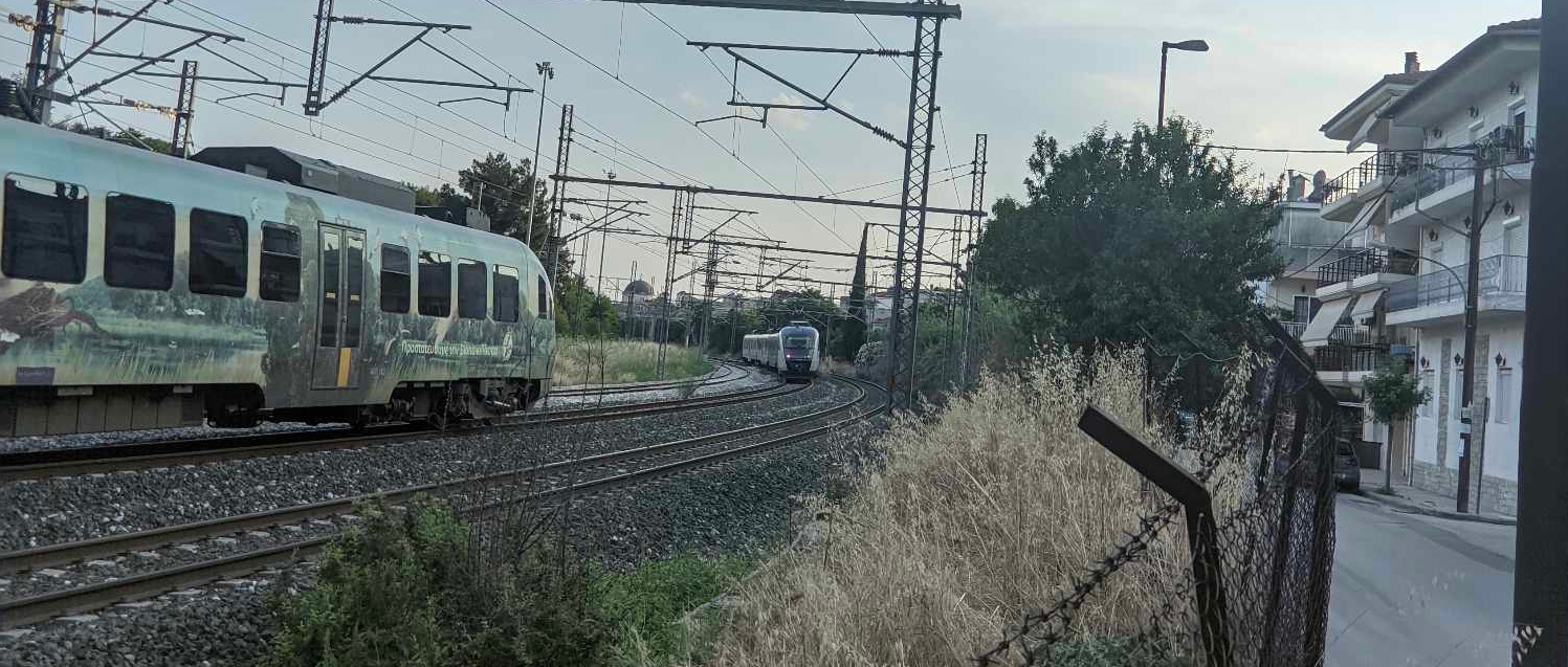 Νέα σιδηροδρομική τραγωδία αποφεύχθηκε την τελευταία στιγμή: Δύο τρένα βρέθηκαν στην ίδια γραμμή