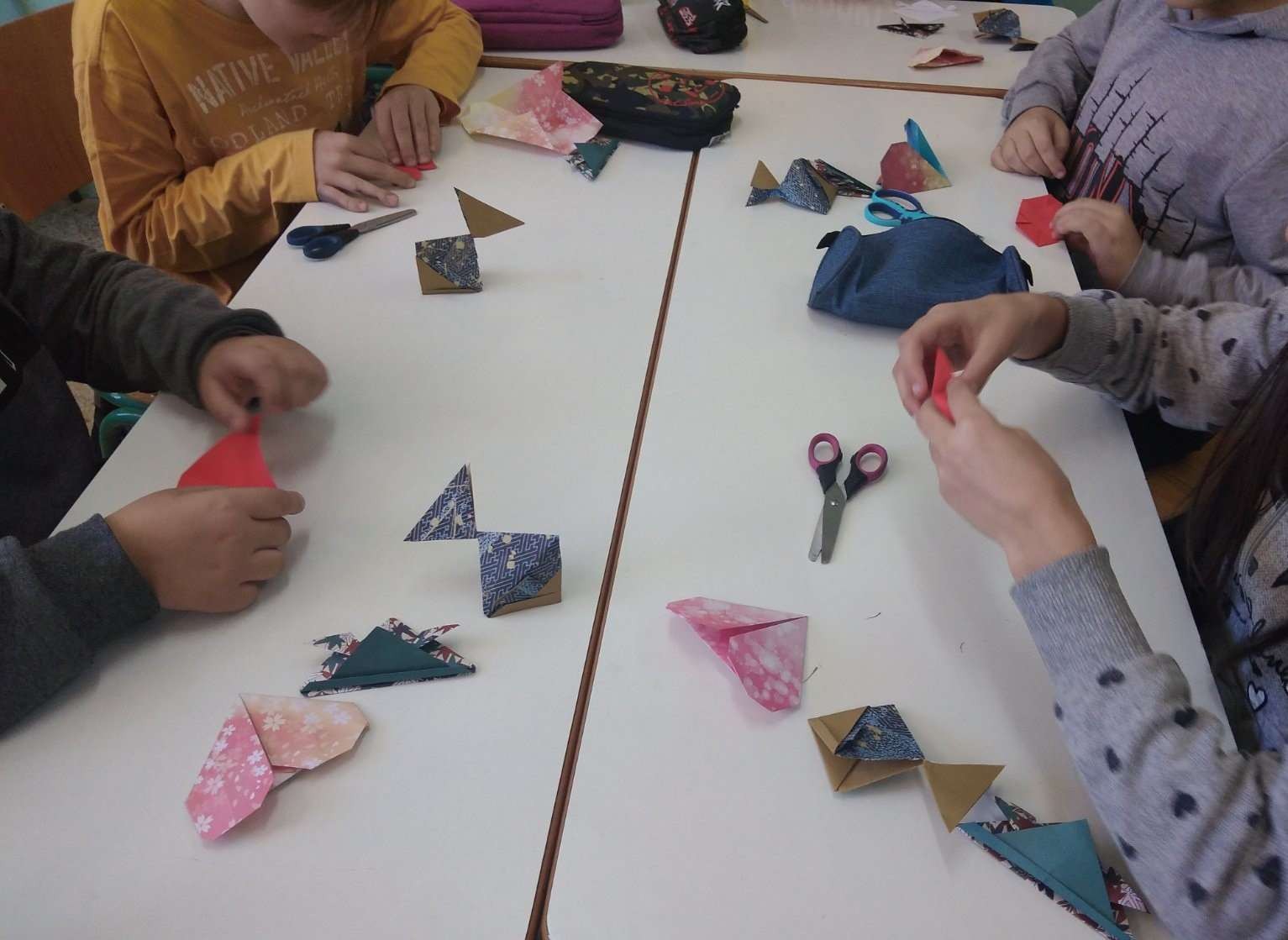 Μαθητική έκθεση ιαπωνικής ζωγραφικής Sumi E και Origami 