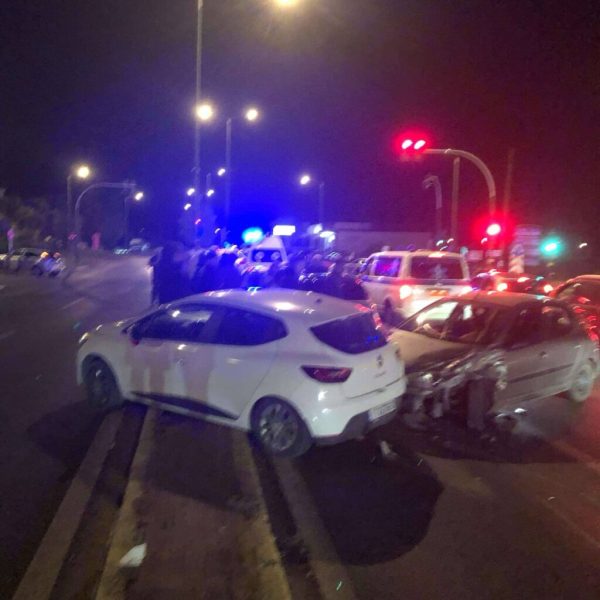 karabola1.jpg Καραμπόλα στο τροχαίο