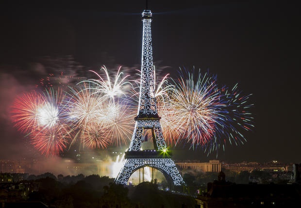 paris-nye-fireworks.jpg