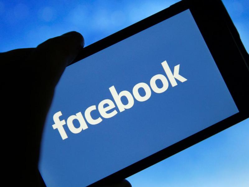 «Έπεσαν» τα ξημερώματα Facebook και Instagram