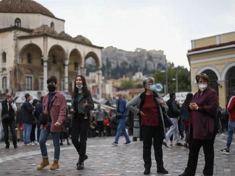 Μοναστηράκι, κόσμος, πλατεία, μάσκες