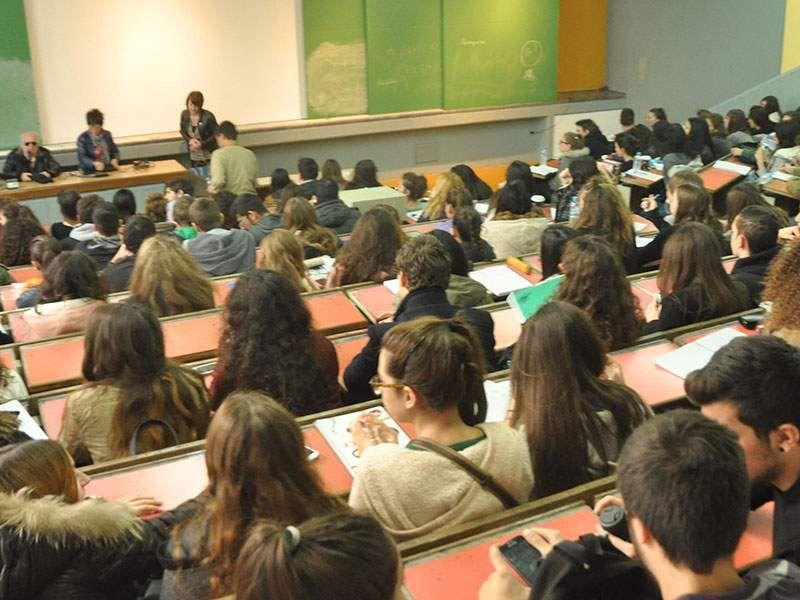 Ελλάδα: Η χειρότερη αναλογία φοιτητών/διδασκόντων στην Ευρώπη