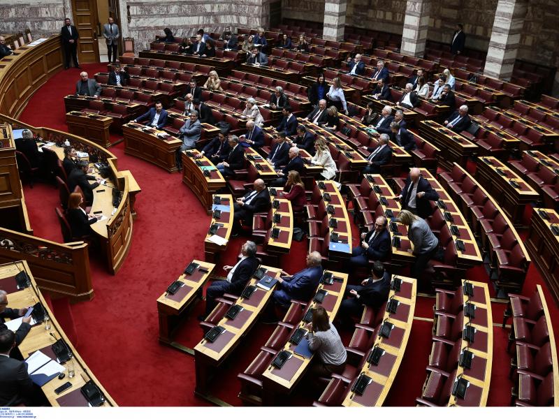 Βουλή: Πρόταση δυσπιστίας καταθέτει το ΠΑΣΟΚ - Δείτε ζωντανά