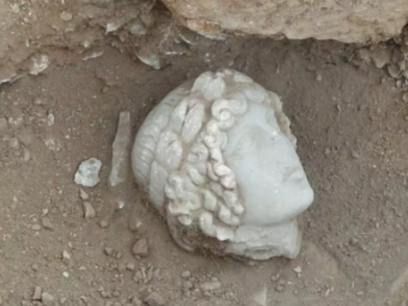 ΑΠΘ: Φοιτητές ανακάλυψαν κεφαλή του Απόλλωνα (Pic)
