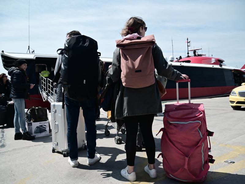 Εκπαιδευτικοί: Ατελείωτες μετακινήσεις, χαμηλές αποζημιώσεις και χιλιάδες χιλιόμετρα για συμπλήρωση ωραρίου