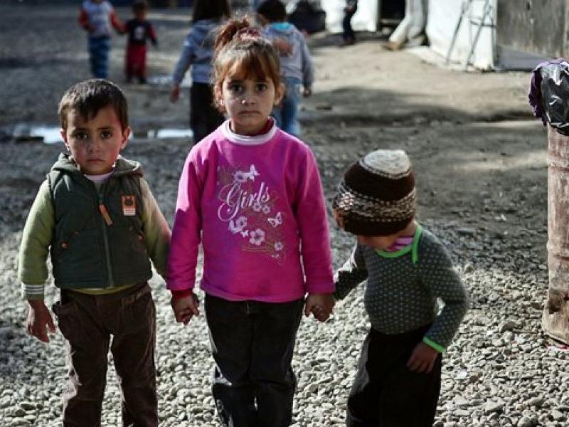 Κορονοϊος: Στοιβαγμένοι οι πρόσφυγες στο στρατόπεδο κράτησης των Σερρών