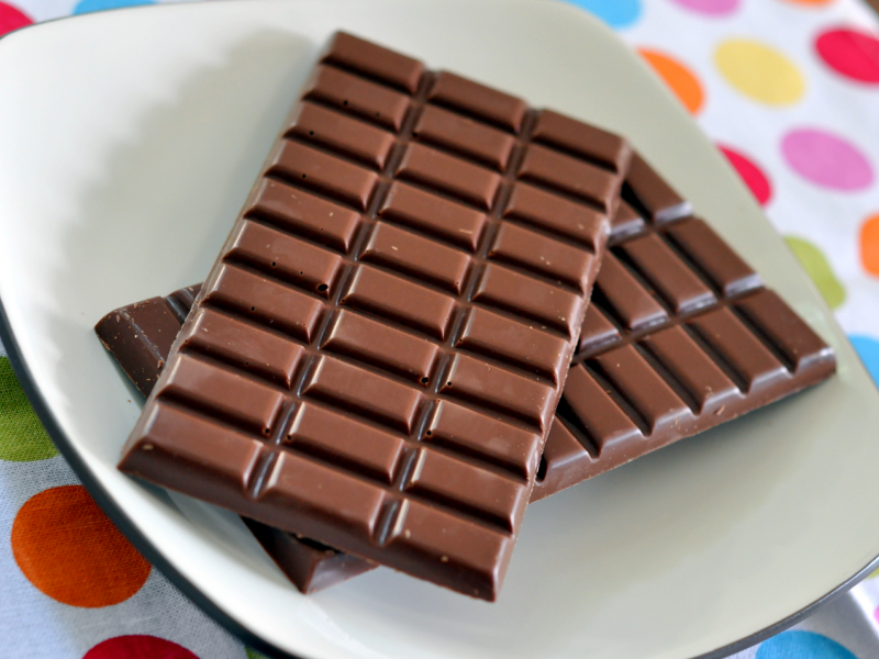 Λερωθήκατε με σοκολάτα; Πώς να βγάλετε εύκολα το λεκέ