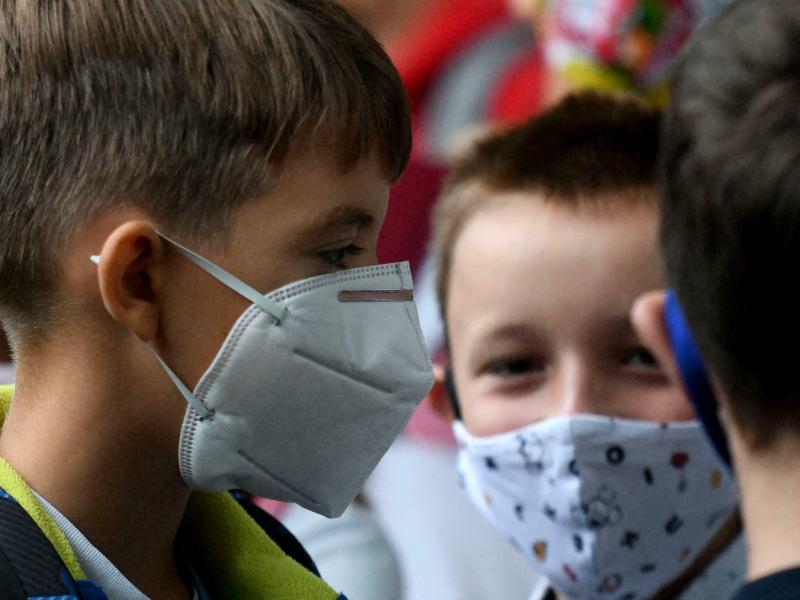 ΣΥΡΙΖΑ: Επικίνδυνη και ανεύθυνη η «συνύπαρξη με την πανδημία» στα σχολεία