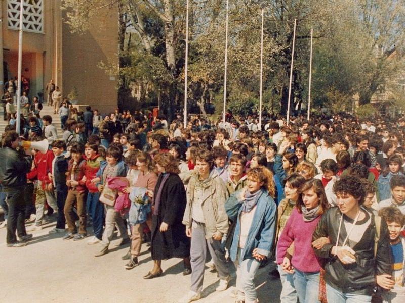 Οι 10 ημέρες που συγκλόνισαν τη Λέσβο (Για να... ιδρυθούν τμ. Παιδαγωγικών στο νησί)